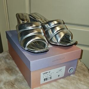 LISA☆VICKY- Silver Metallic Women's Mules SIZE 7.5 NWT